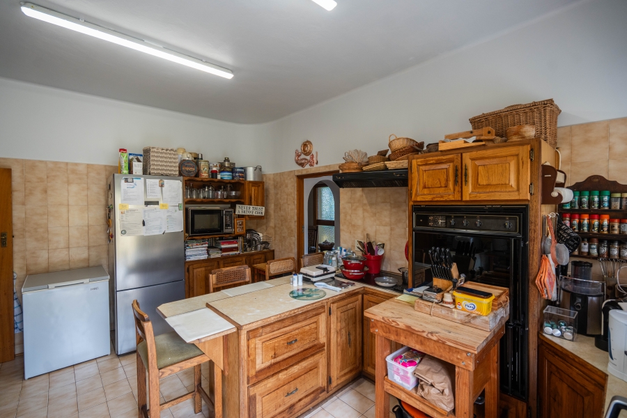 7 Bedroom Property for Sale in West Beach Eastern Cape